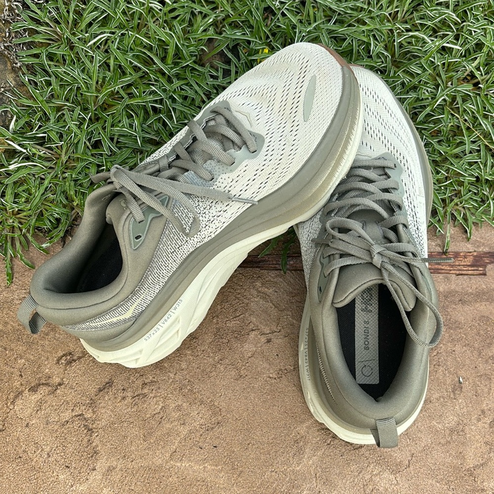 Men’s Hokas Bondi 8 Size 8 Perfect Condition No tread wear!
